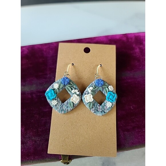 Polymer Clay Floral Dangling Pierced Earrings New - Picture 2 of 10
